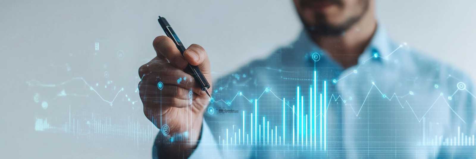 Ein Team arbeitet gemeinsam an einer Wand mit bunten Notizzetteln zur Visualisierung von Strukturplanung und Sitemap-Erstellung